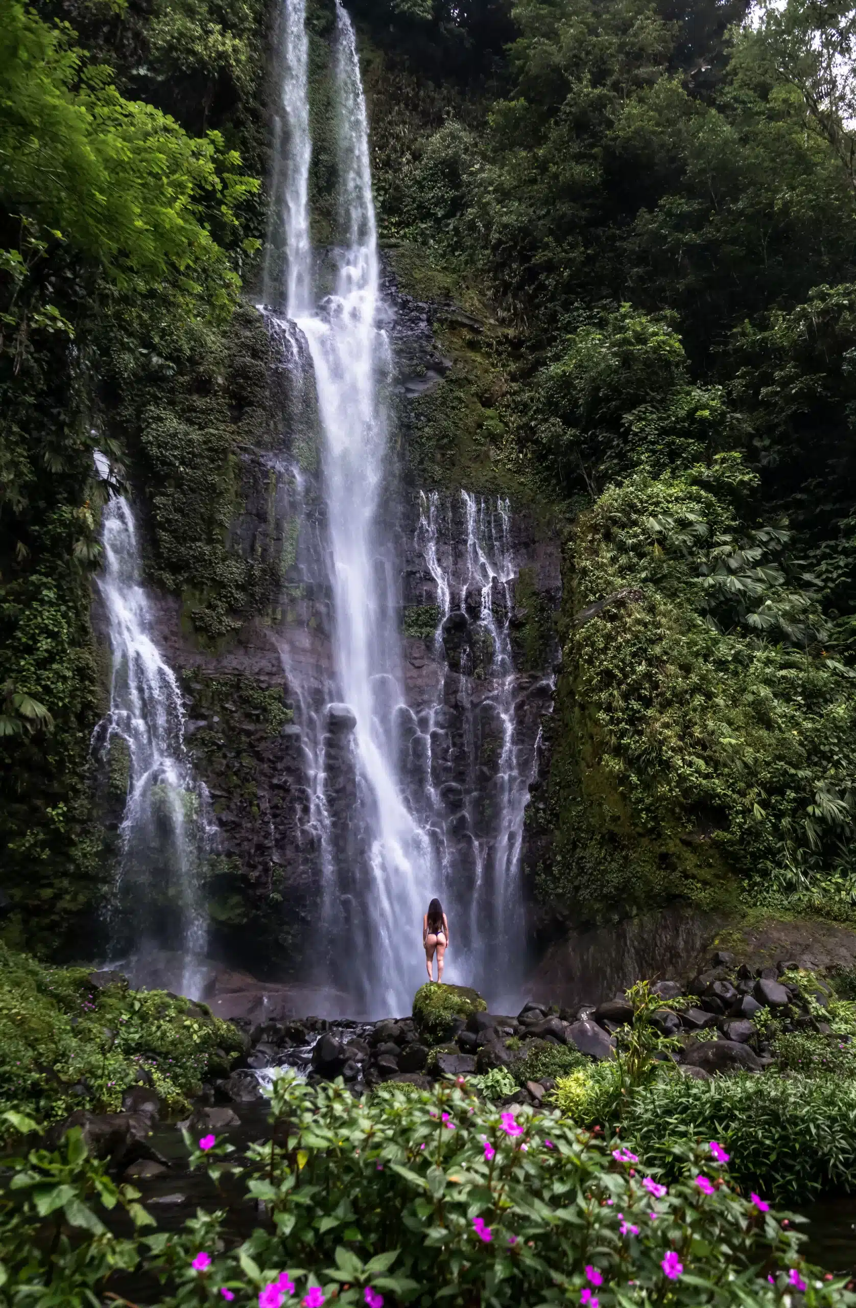AEH-764 Karoll Orozco Calvo (over 10K IG) Waterfall: Paraíso Manantiales in Bajos del Toro Photographer: Alejandro Esquivel