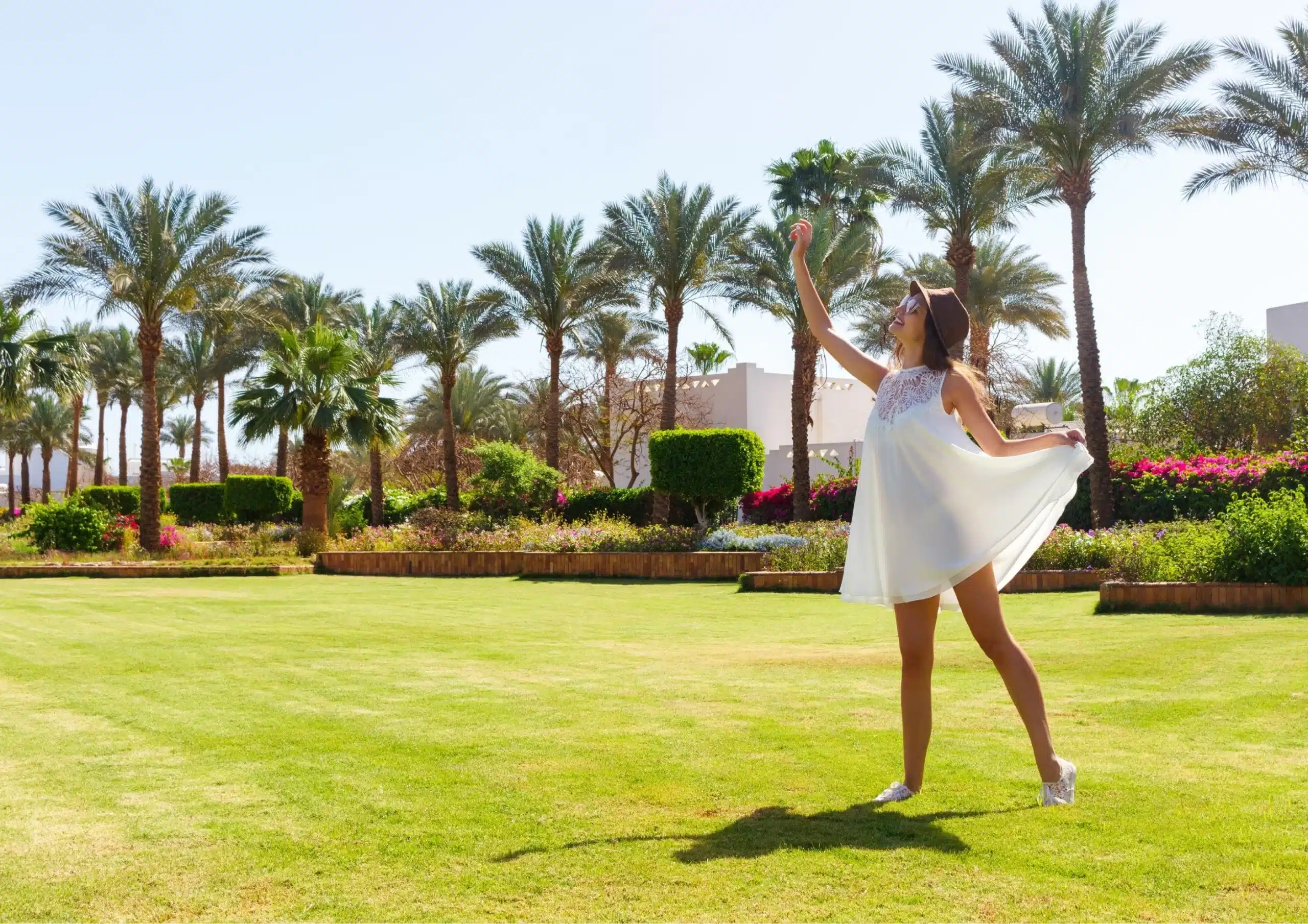 fashion a Dancing in tropical wear