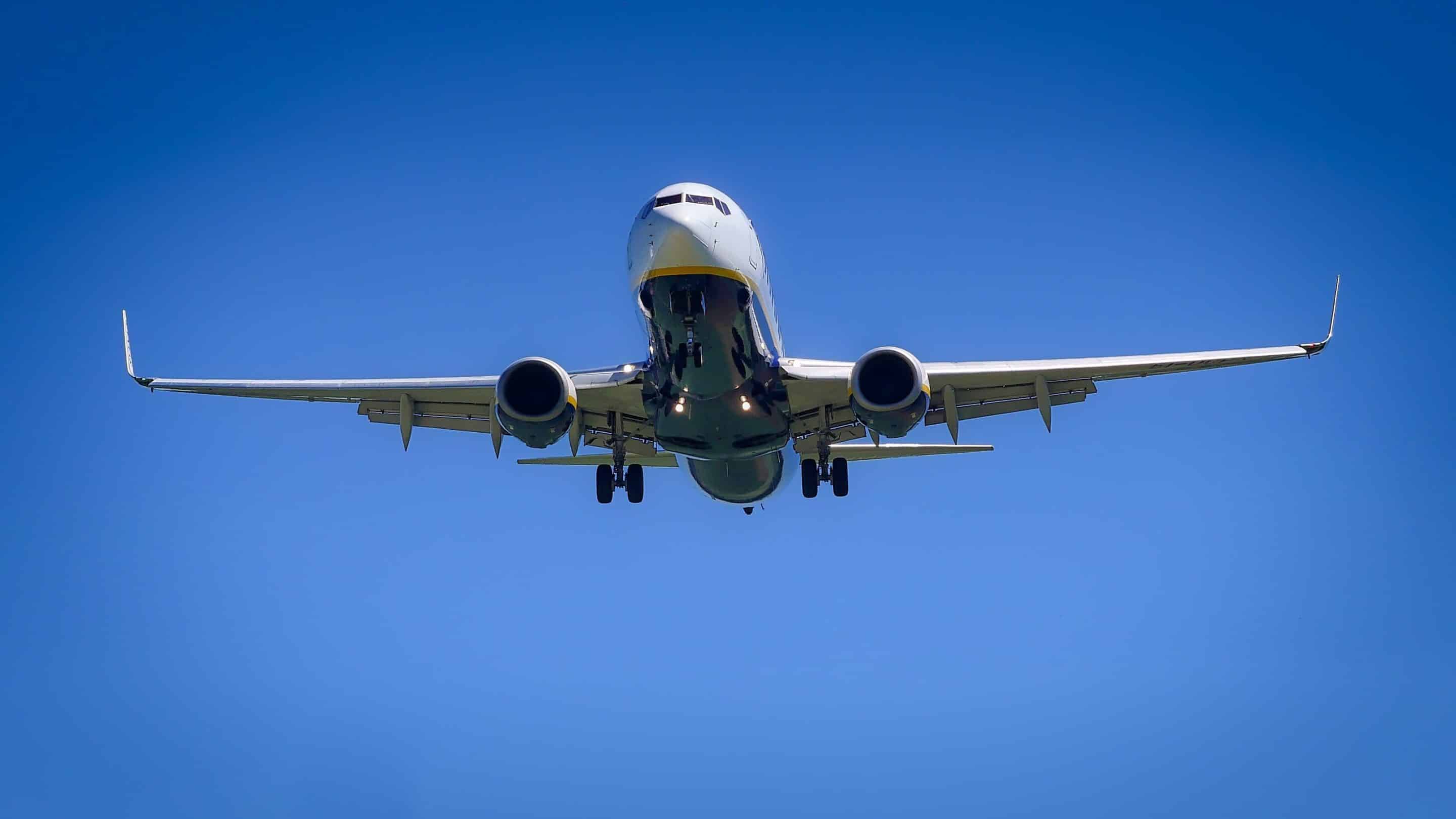 fietzfotos-plane-3075056 (1)